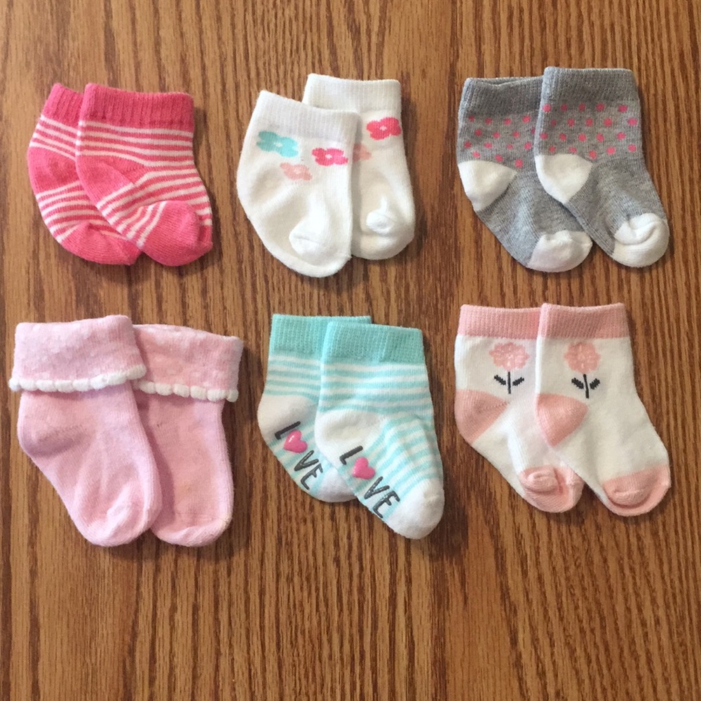 Lot 6 pair Socks 0-3mos